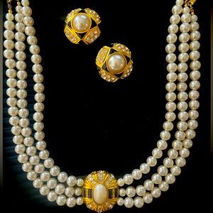 Vintage 1980’s Chunky Faux Pearl Choker and Earring Set